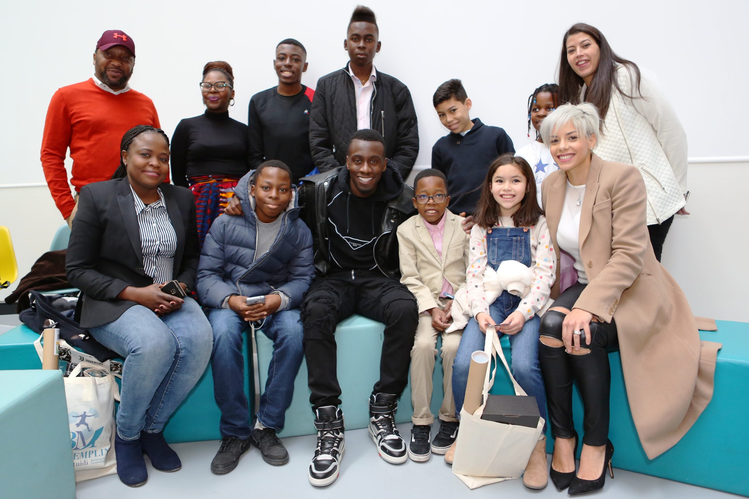 matuidui et des enfants malades a l'hopital Necker